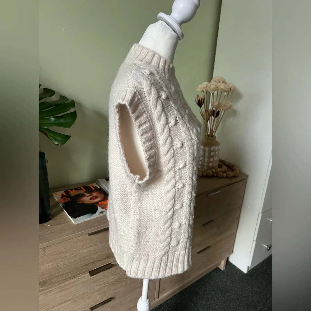 PRIMARK Off-White Cream Knit 3D Polka Dots Oversized Sweater Vest Shirt Top XS - Picture 8 of 16